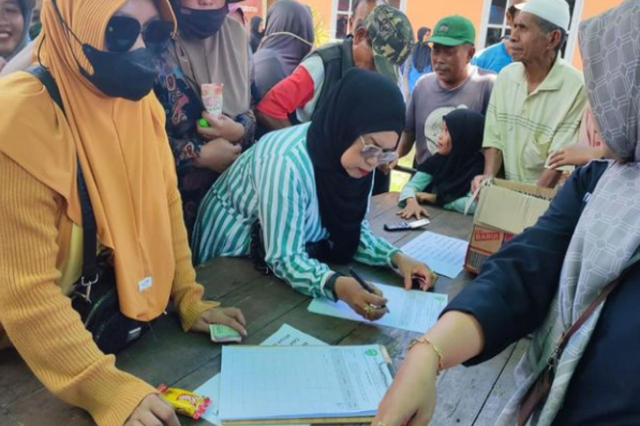 Antusias Warga PPU Dalam Pasar Murah Menjelang HBKN