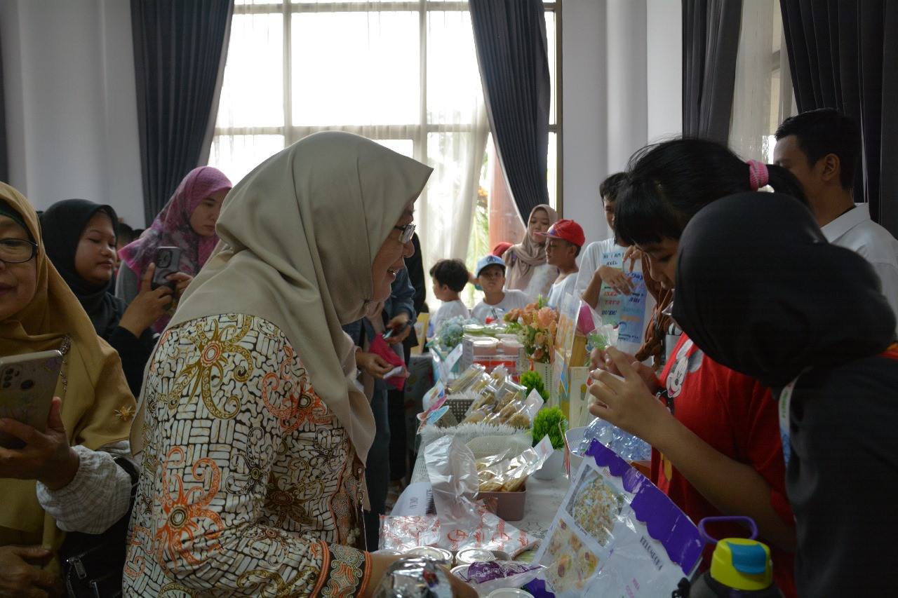 Sekolah Khusus Pelita Bunda Samarinda Gelar Market Day Heni : DPPKUKM Kaltim Siap Dukung Potensi Wirausaha Generasi Muda