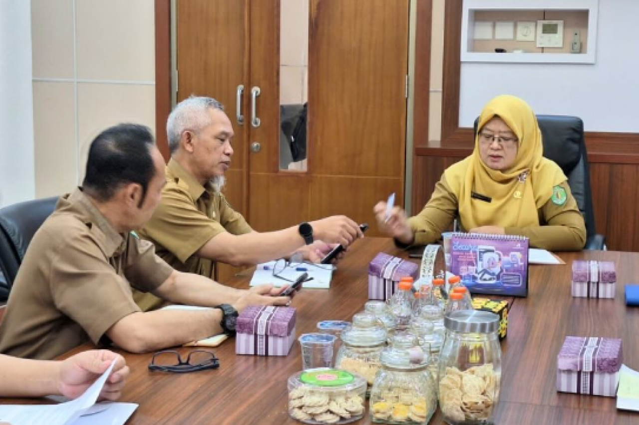 Rapat Rutin Mingguan DPPKUKM Prov. Kaltim: Fokus pada Realisasi Kegiatan, Indikator Panji Keberhasilan, dan Persiapan Pilot Project Export Center