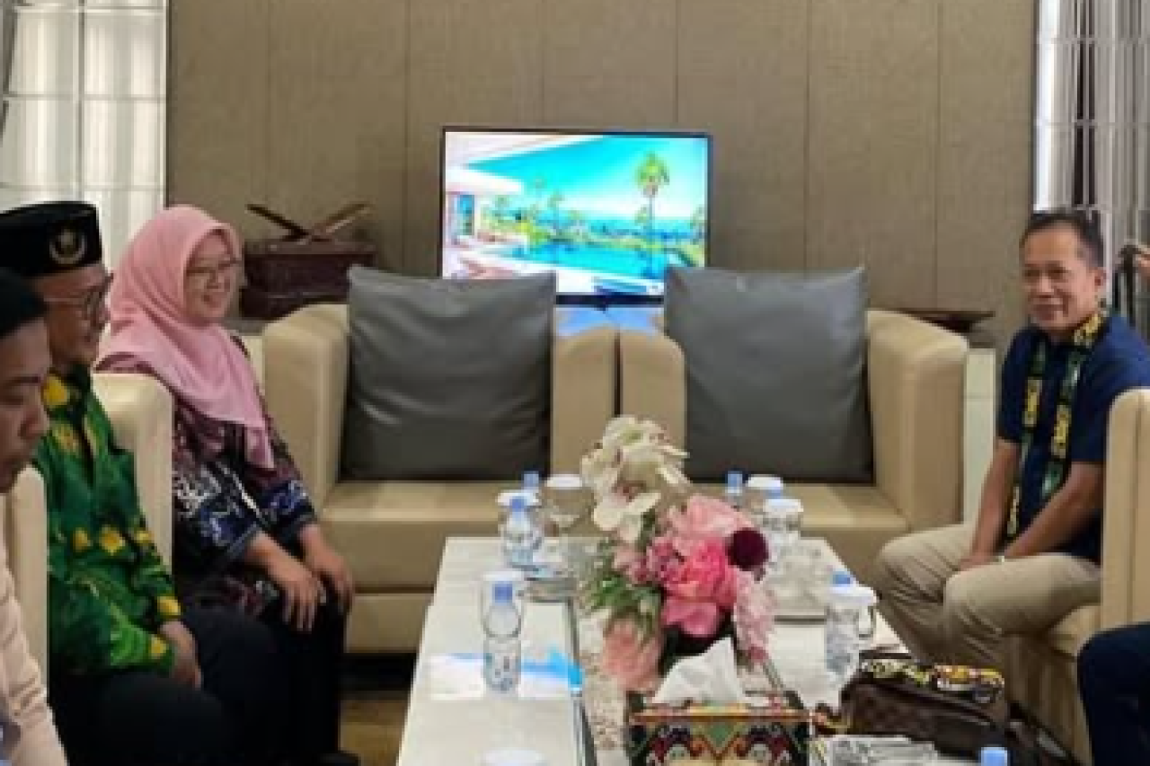 Kepala Dinas PPKUKM Prov. Kaltim Sambut Kunjungan Wakil Menteri Koperasi RI di Samarinda