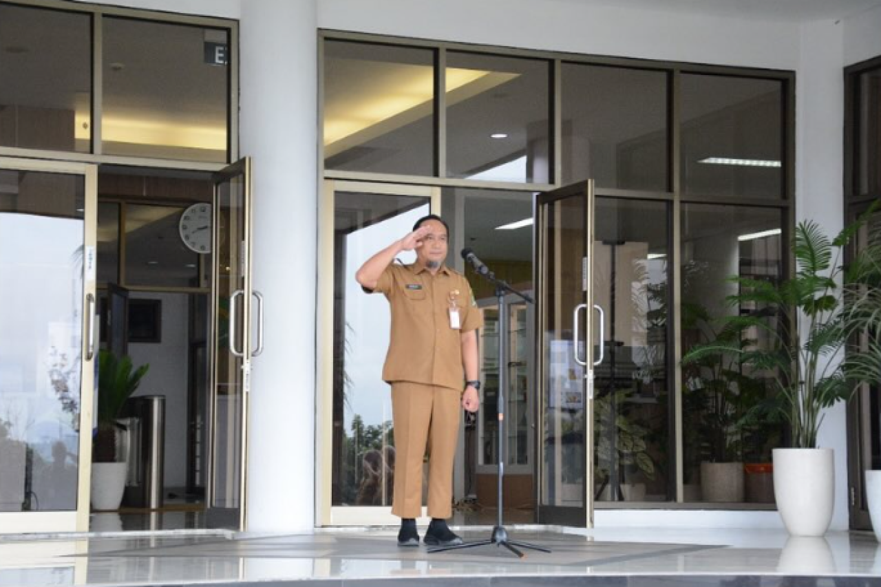 Rutinitas Apel Pagi Dinas PPKUKM Prov. Kaltim Disiplin, Doa, dan Kerja Sama Menjadi Kunci Utama dalam Mencapai Target
