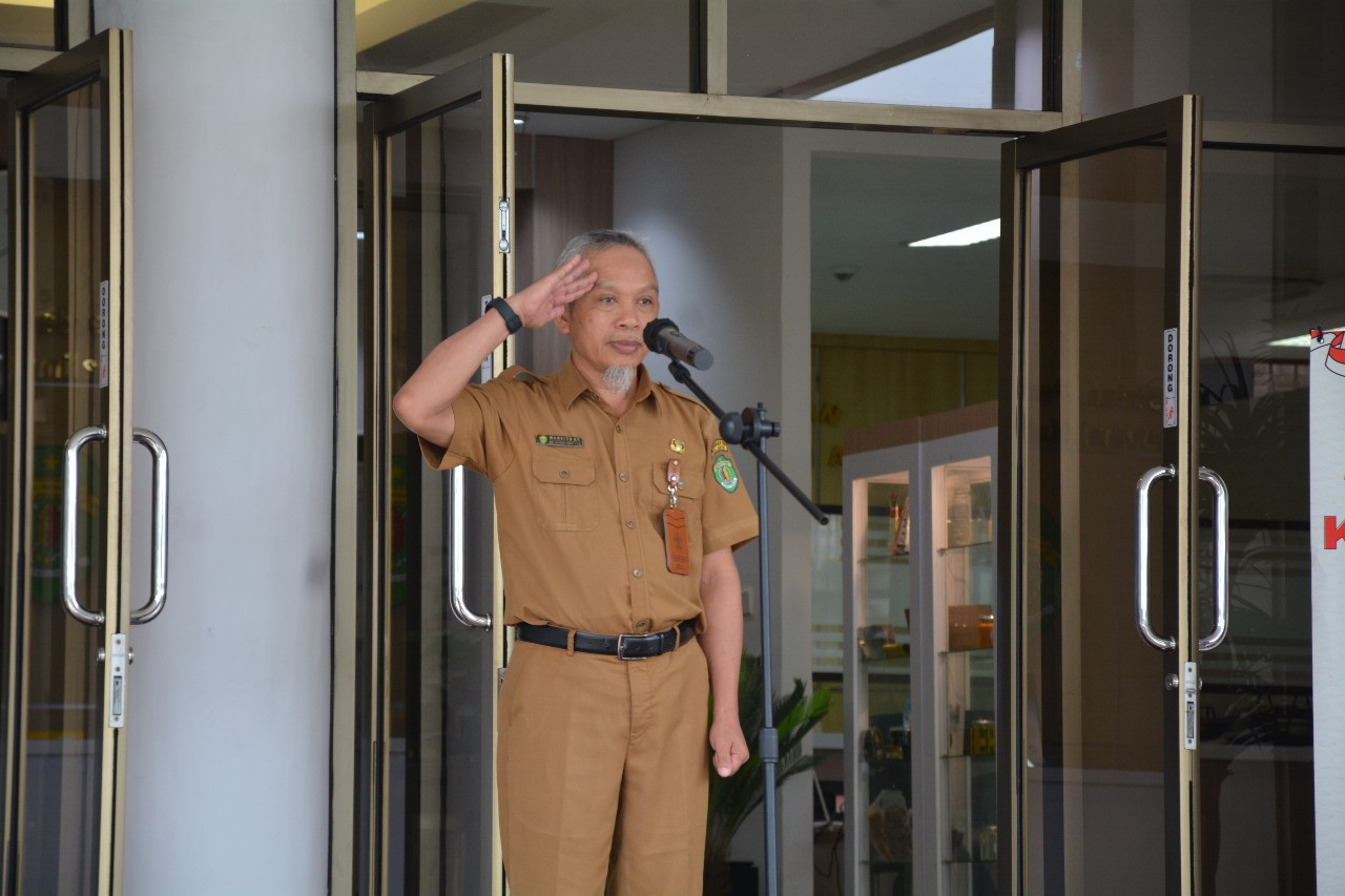Dinas Perindustrian, Perdagangan, Koperasi, dan UKM Kaltim Gelar Apel Pagi, Warsito Sampaikan Arahan Penting