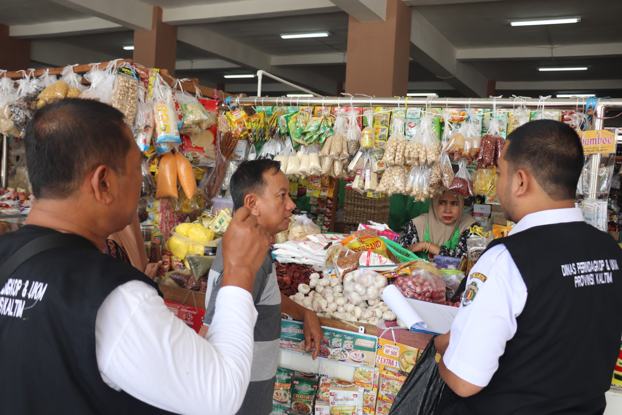 Pengawasan Terpadu Jelang Idul Fitri 1446 H di Samarinda, DPPKUM Kaltim Pastikan Ketersediaan dan Keamanan Bapokting