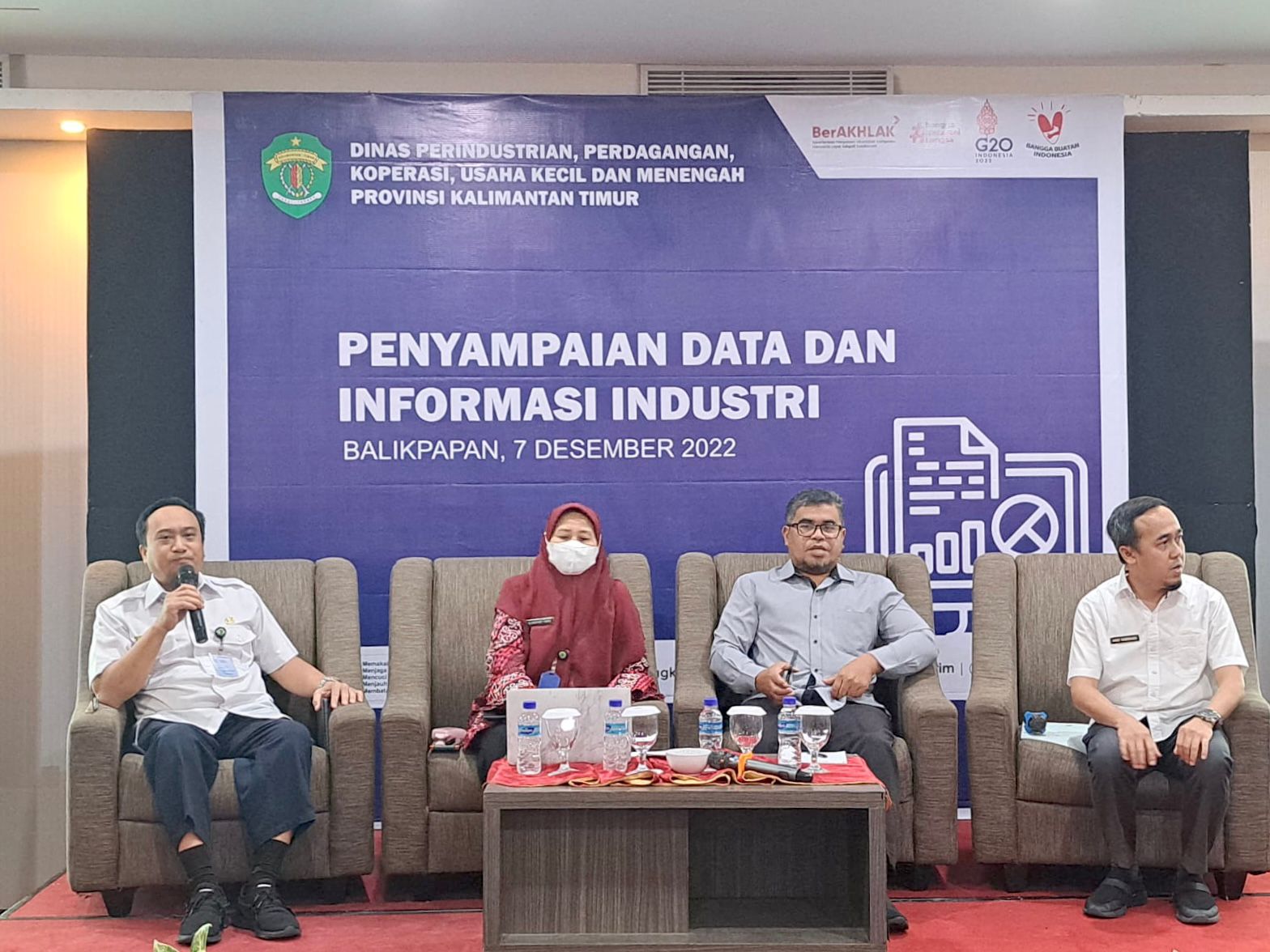 Penyampaian Data dan Informasi Industri