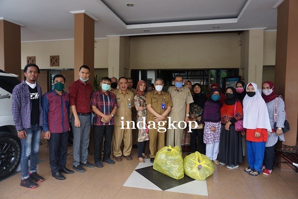 Bantuan Pemberian Masker Non Medis dari Pemprov Kaltim kepada Pemkot Samarinda