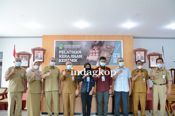 Pelatihan Kerajinan Keramik